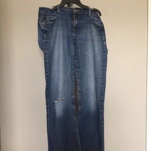 2/$10 Lucky Brand relaxed fit jean